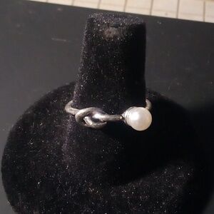 ❤️3/$10❤️NIP - Silver Tone Hollow Style New Design Ring - 6.75